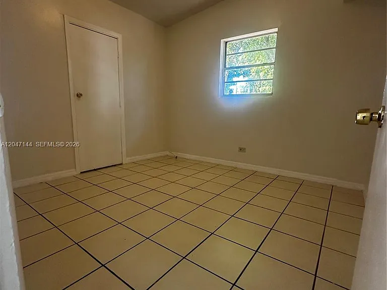 821 SW 2nd St — Photo 9