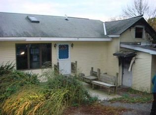 68 Jarvis Rd S, Ravena, NY 12143