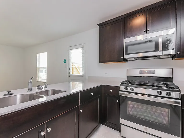 1536 Highbridge Blvd — Photo 9