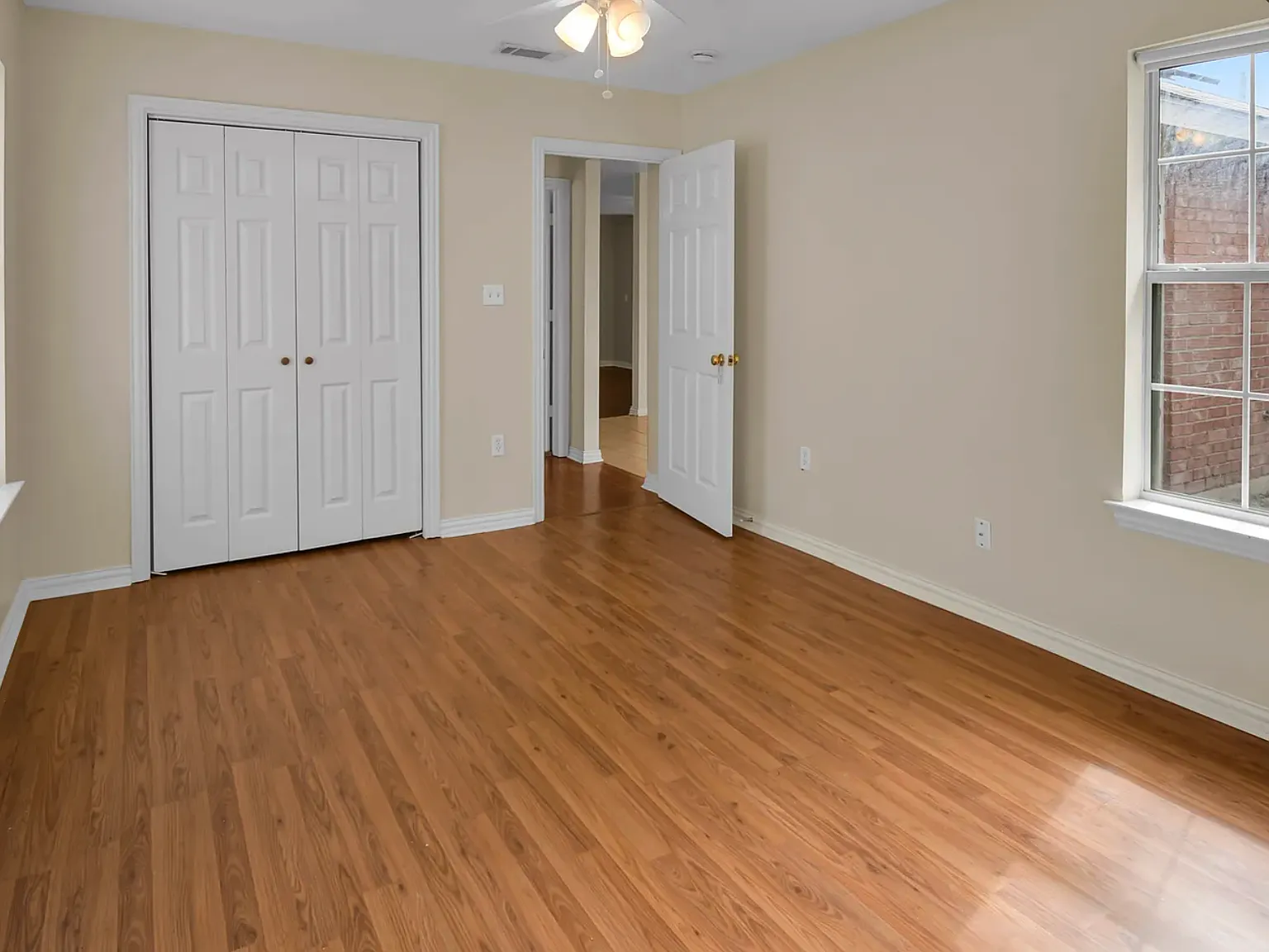 3 bed, 2.0 bath, 1306 sqft, $2,500 — Photo 3