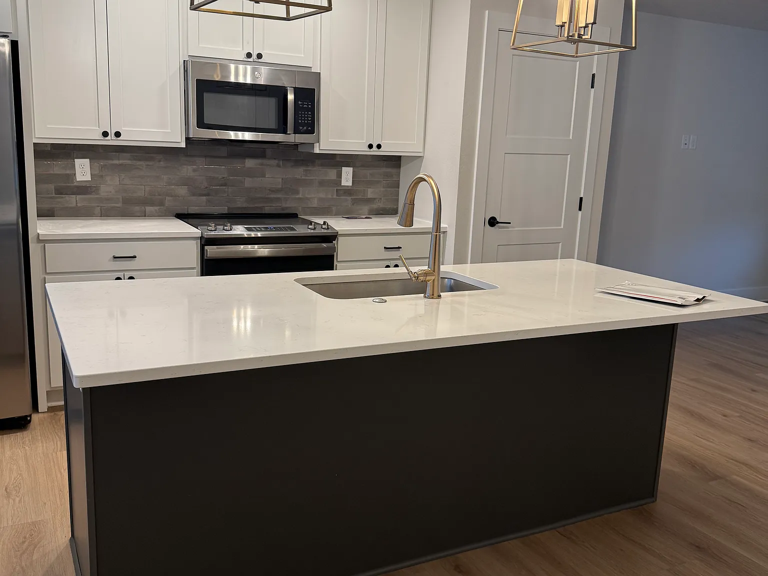 2 bed, 2.5 bath, 1156 sqft, $1,800 — Photo 2
