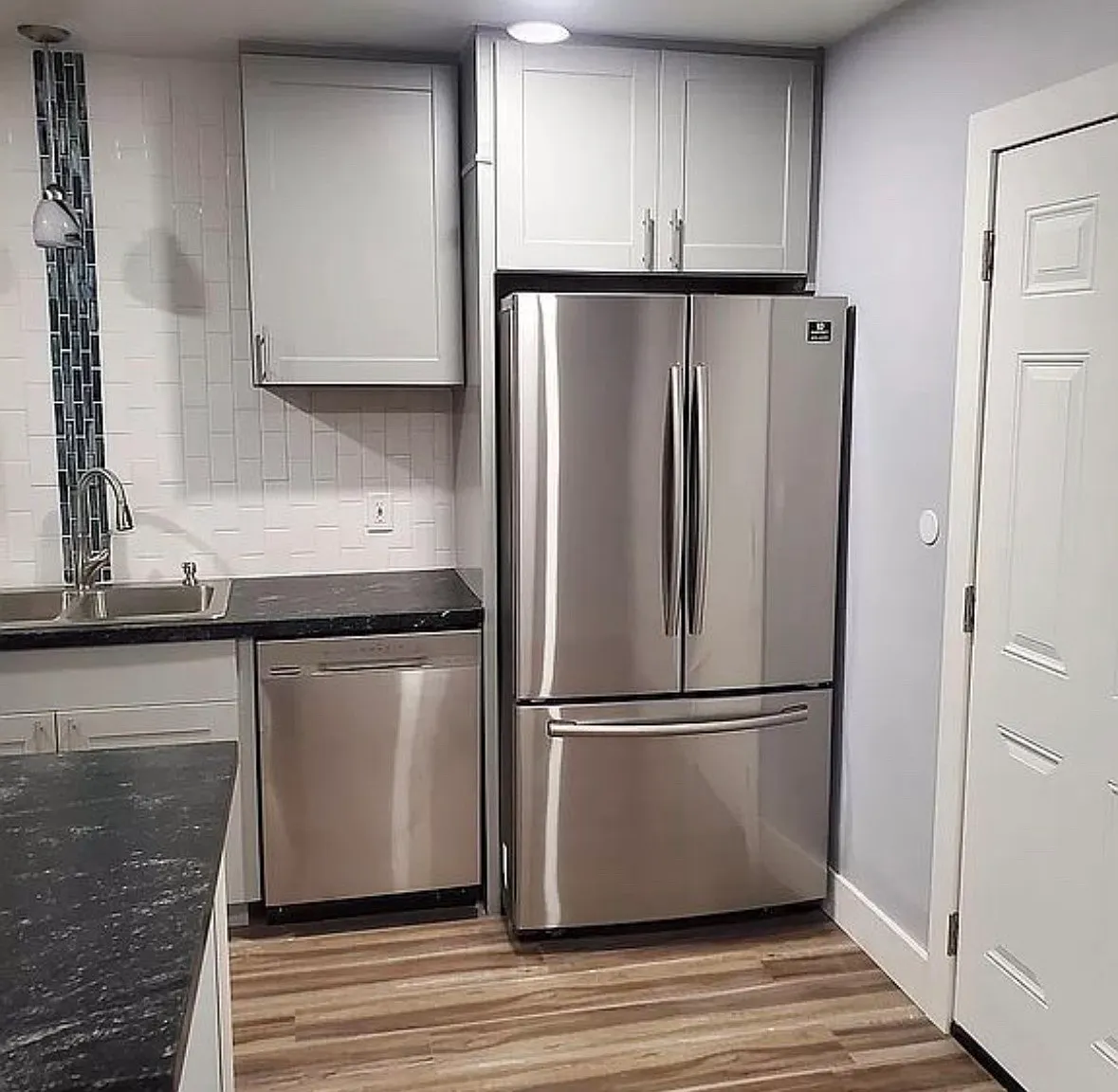 2 bed, 850 sqft, $2,950 — Photo 3