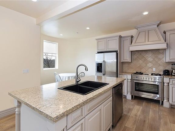 3rd image of 26635 Amador Ln