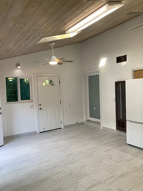 Studio, 330 sqft, $1,950 — Photo 4