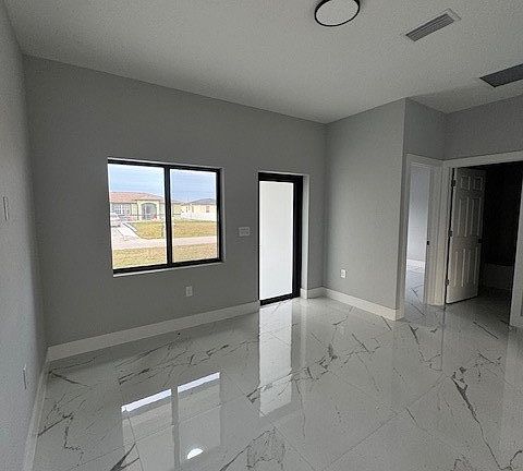 4th image of 1180 Ebers St E