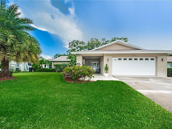 3rd image of 2842 Wildwood Dr