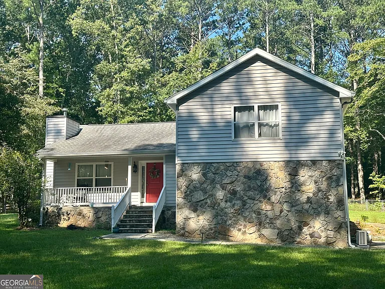 110 Julie Rd — Photo 1