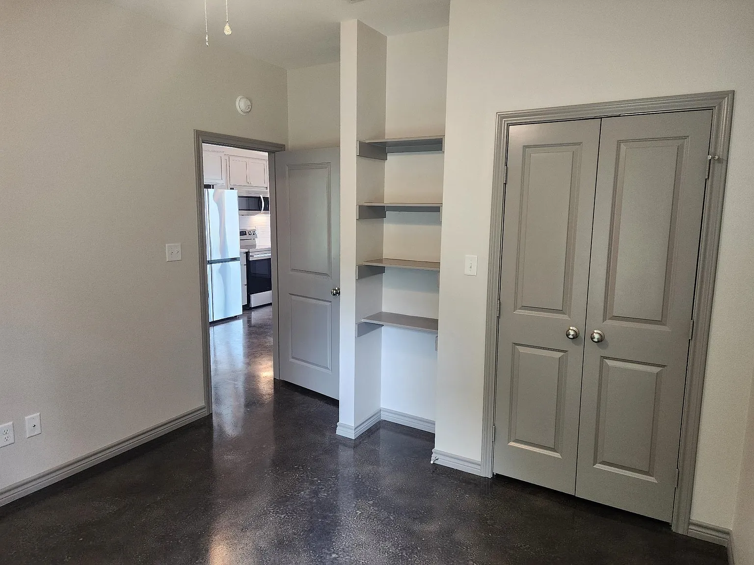 2 bed, 1.0 bath, 815 sqft, $1,250 — Photo 4