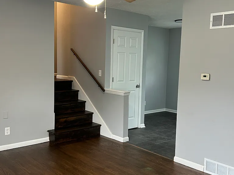 3213 S Jeffrey Cir — Photo 3
