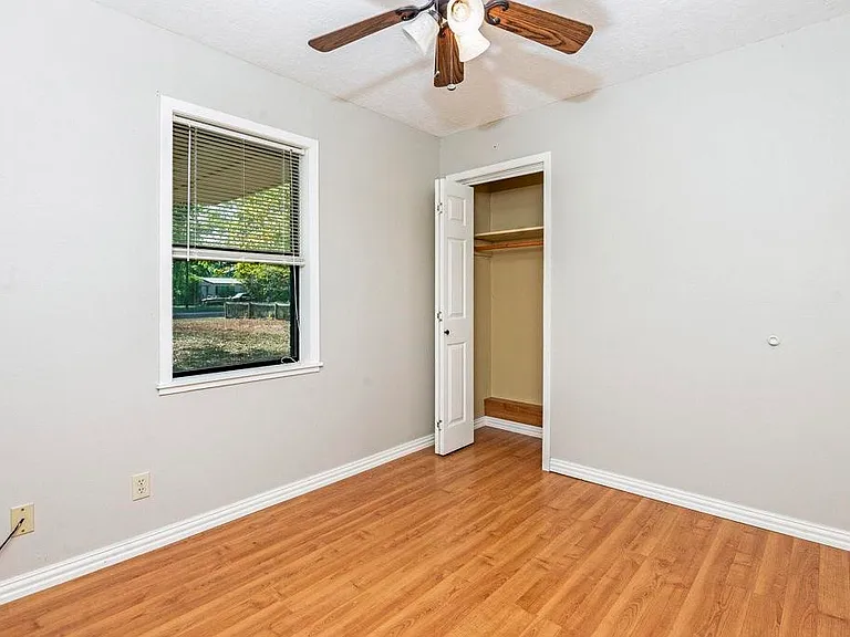 9438 FM 777 — Photo 12
