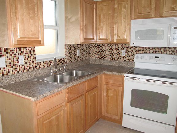 2nd image of 1594 Woodland Ave