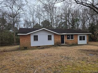 195 Gladiola Dr, Spring Lake, NC 28390