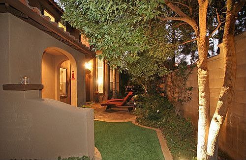 Side yard at this wonderful home.