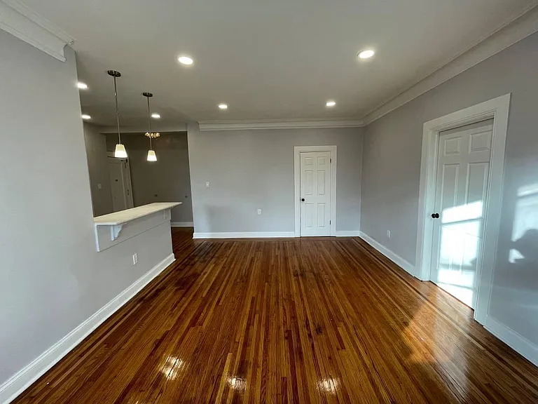 4 Dewitt Rd — Photo 7