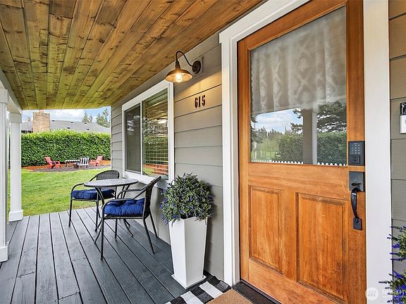 4th image of 615 NE 257th Avenue
