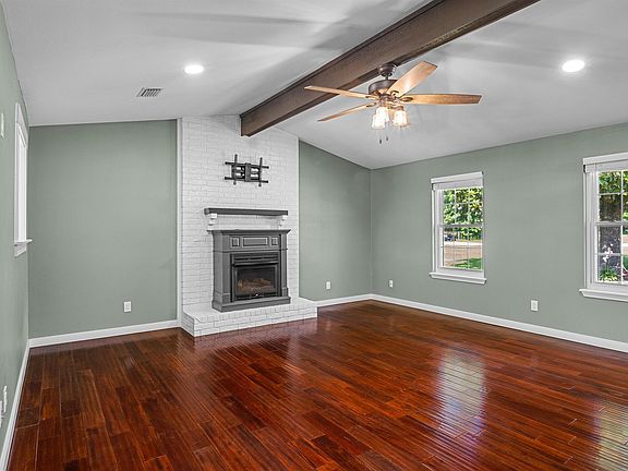 4th image of 28 Forest Dr