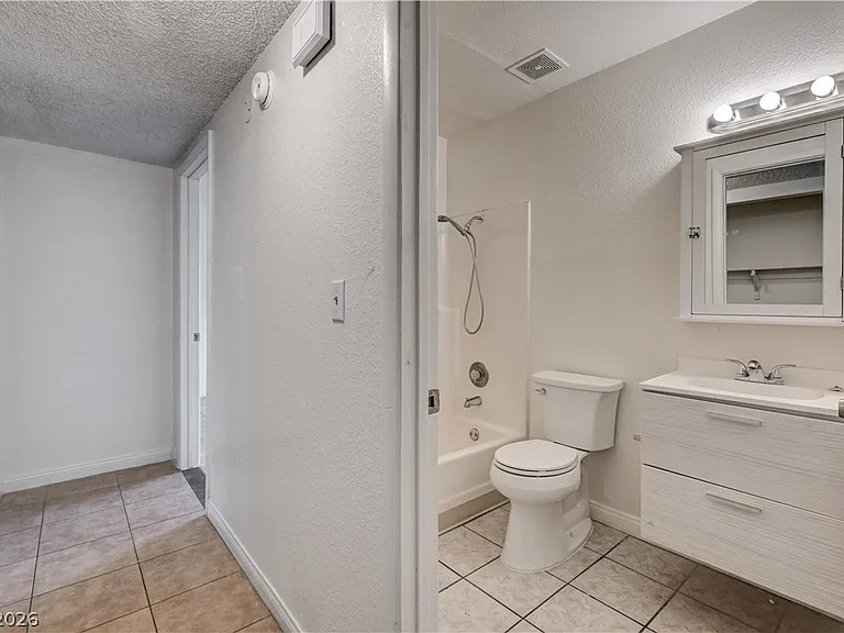 1832 Goldfield St #1 — Photo 8