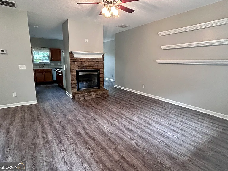 140 Piedmont Dr — Photo 5