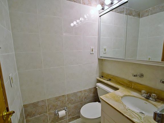 5th image of 320 W 108th St APT 2B