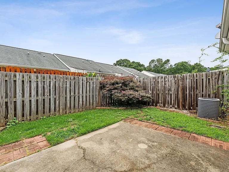 208 Satomi Way — Photo 18