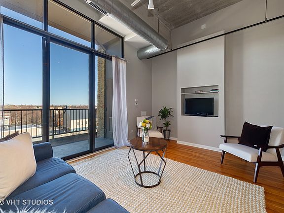 3rd image of 1820 N Spaulding Ave APT 504