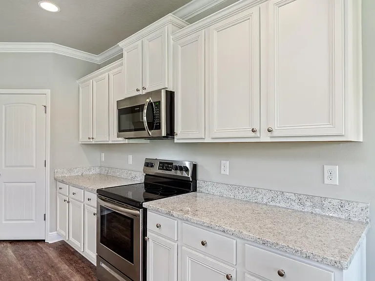 791 Cornelia St — Photo 28