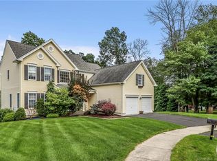 1 Lilac Ln, Danbury, CT 06810