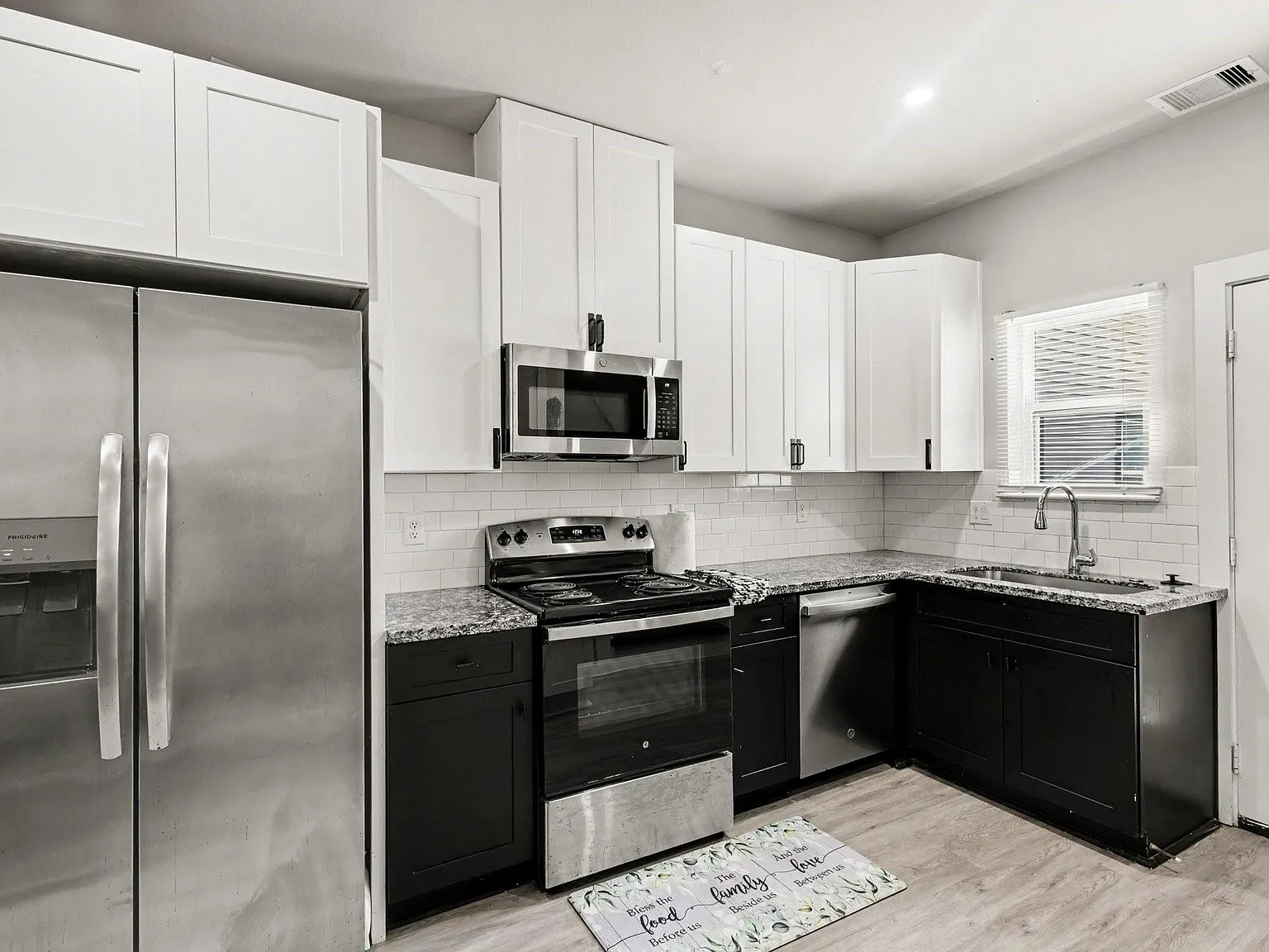 3 bed, 3.0 bath, 1092 sqft, $1,700 — Photo 3