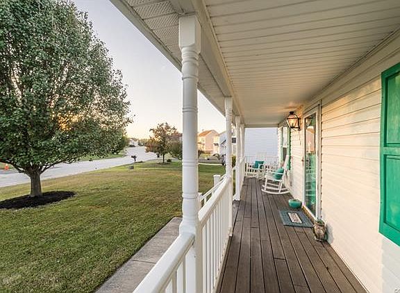 2nd image of 928 Stonemeadow Dr