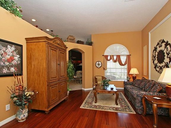5th image of 10931 Lemay Dr