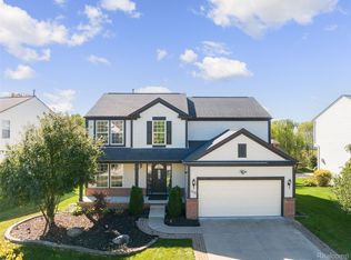 9778 Ravenshire Dr, Ypsilanti, MI 48198