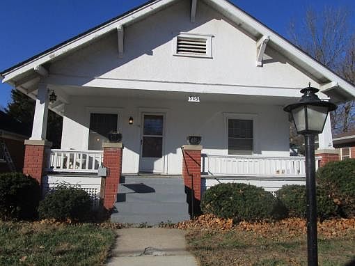 2nd image of 905 N 10th St