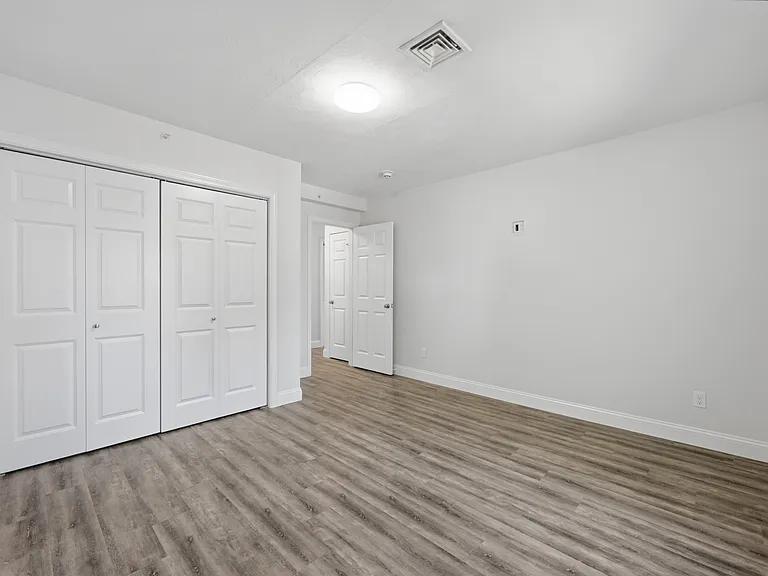 111 Laurel Ct #3 — Photo 12