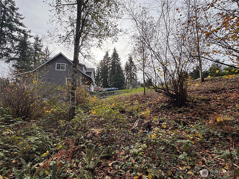 4th image of 1618 Maple Valley Drive