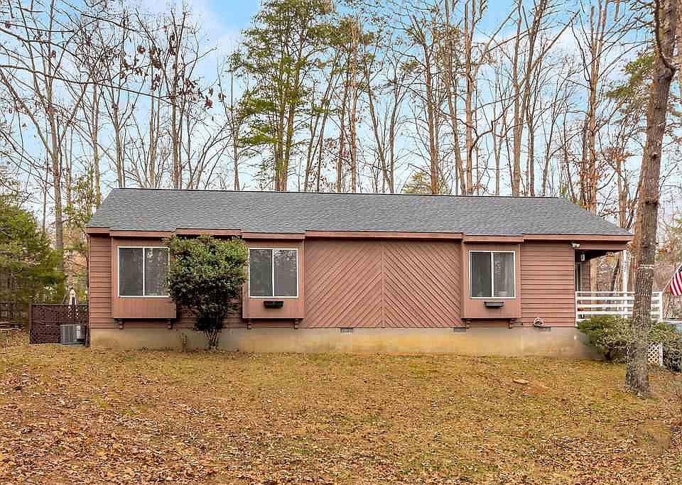 1st image of 428 Jefferson Dr W
