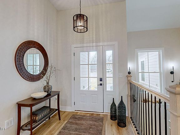 5th image of 129 Highpoint Ct