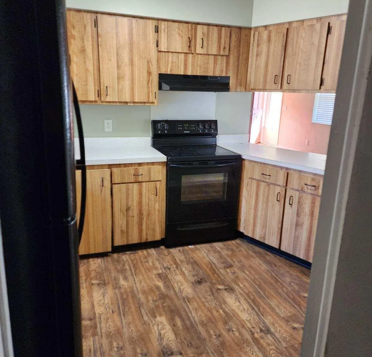 3 bed, 1.5 bath, 1392 sqft, $1,200 — Photo 4