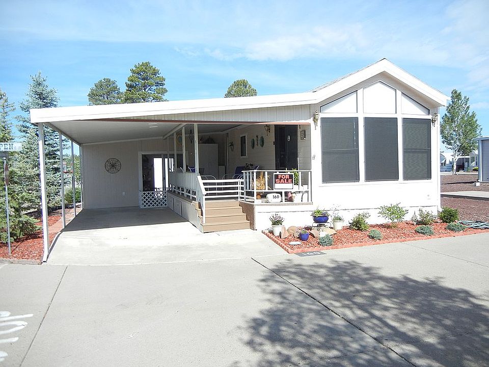 Park model on corner lot