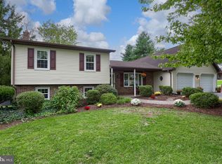 3681 Elizabethtown Rd, Manheim, PA 17545