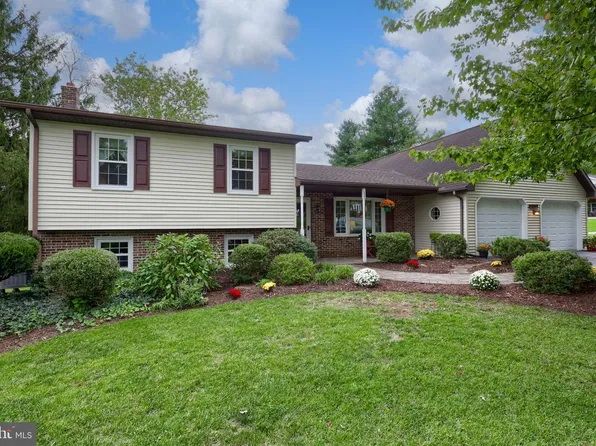 3681 Elizabethtown Rd, Manheim, PA 17545