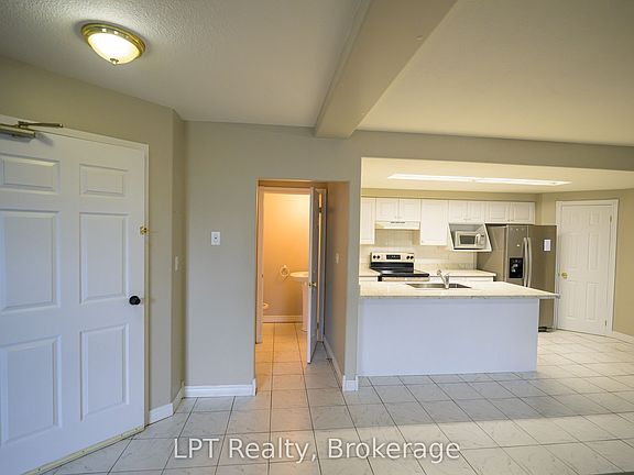 3rd image of 317 Queen St #103