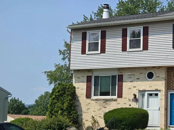 1216 Pheasant Dr S, Carlisle, PA 17013