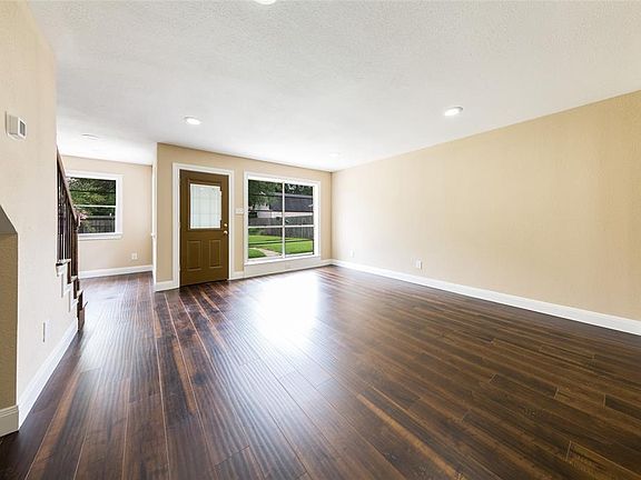 4th image of 1806 Willow Dr