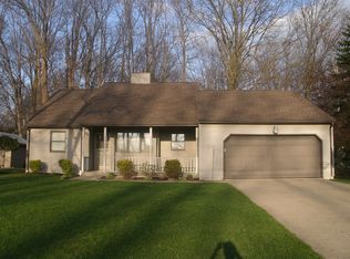 482 Spring Grove Dr, Tallmadge, OH 44278