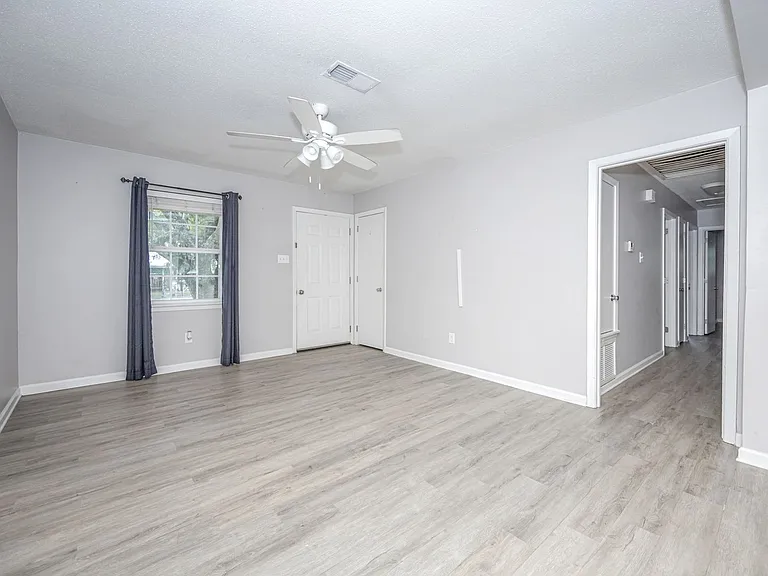 201 Audrey Cir — Photo 12