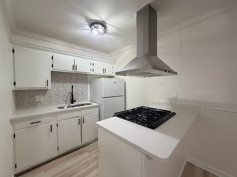 204 N Fillmore St — Photo 4