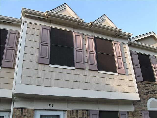 1st image of 617 Carriagehouse Ln APT 7