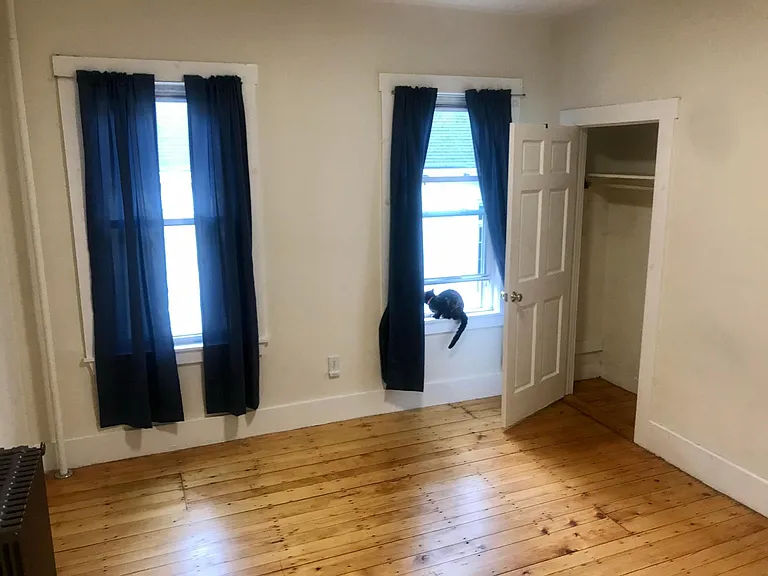 324 Centre St — Photo 5