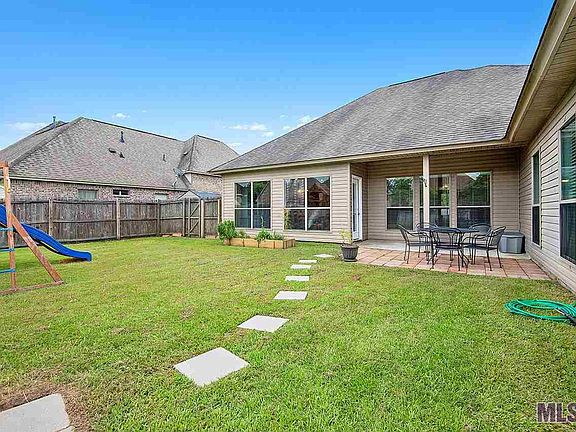 2nd image of 12723 Diamond Lake Dr