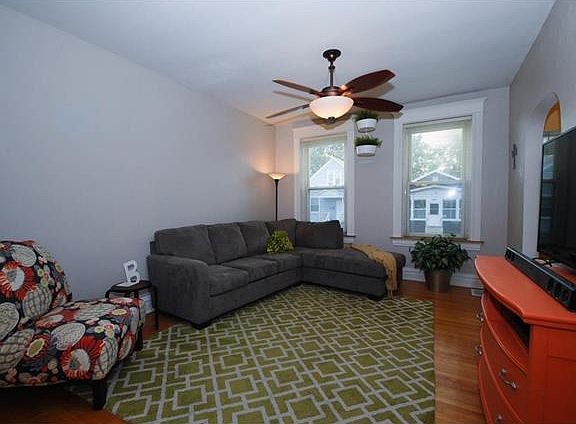 4th image of 4613 Tyrolean Ave